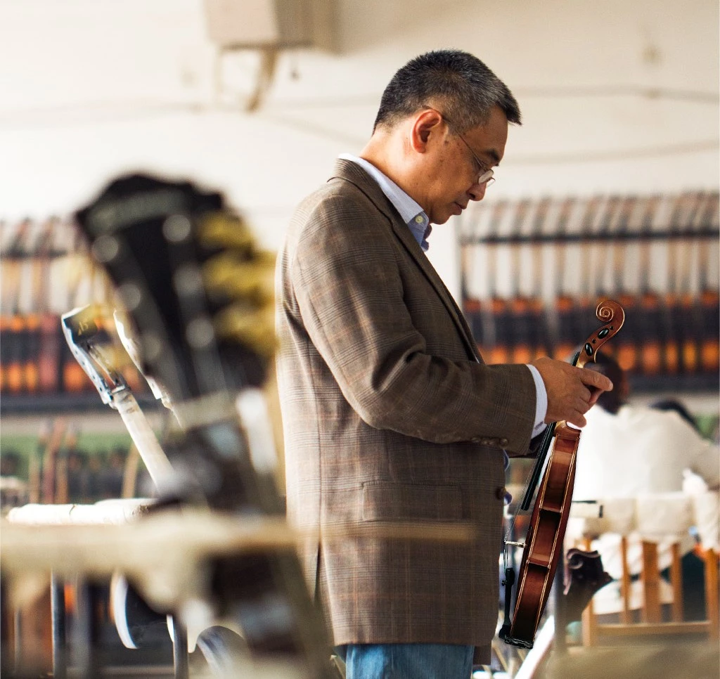 Eastman Guitars