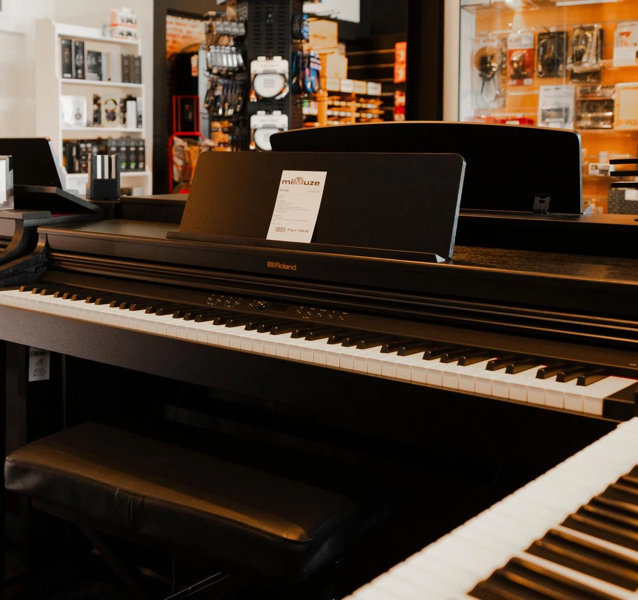 Ontdek ROLAND bij miMuze & Bol Piano's!